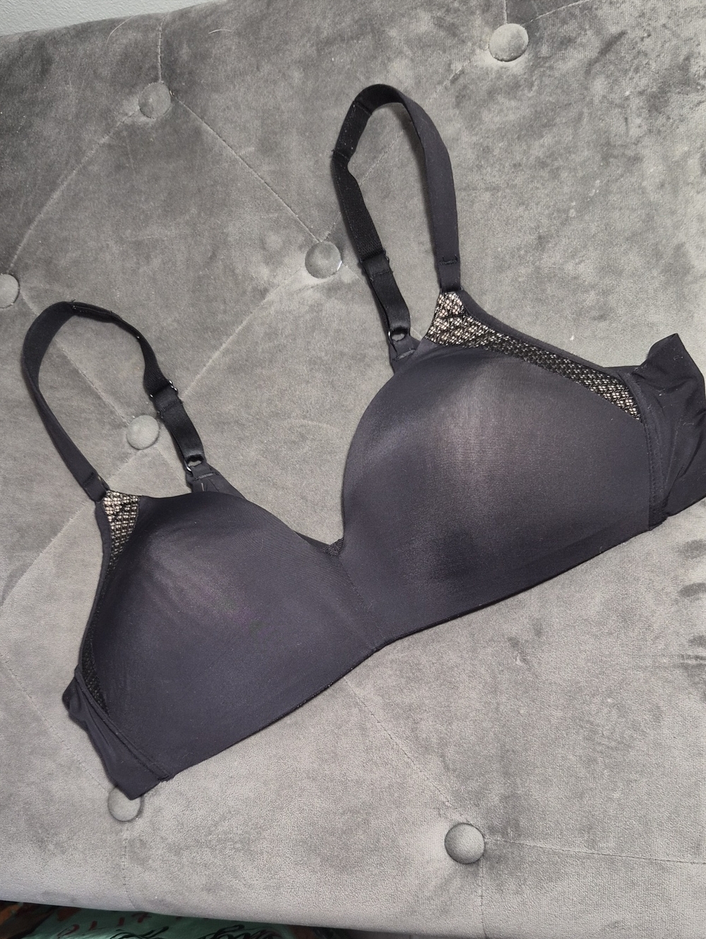 Warner Bras Black Seamless T-Shirt Bra with Lace Trim - Women Intimates